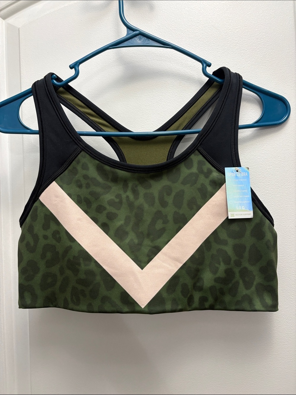 NWT PINK Victoria’s Secret Ultimate Sports Bra Large Leopard Medium Support